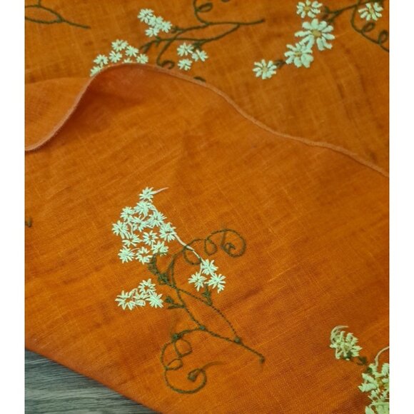 Round Embroidered Tablecloth Orange White Flowers Scalloped Edge 68" READ - Picture 6 of 7
